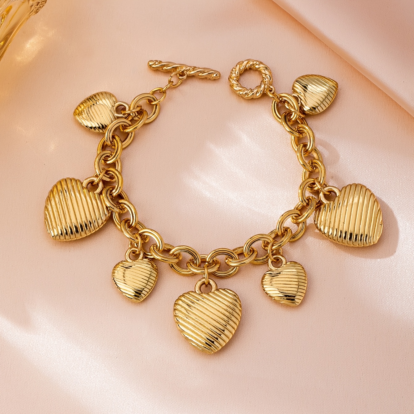 Women's Vintage-style Metal Heart Pendant Bracelet, Simple Design